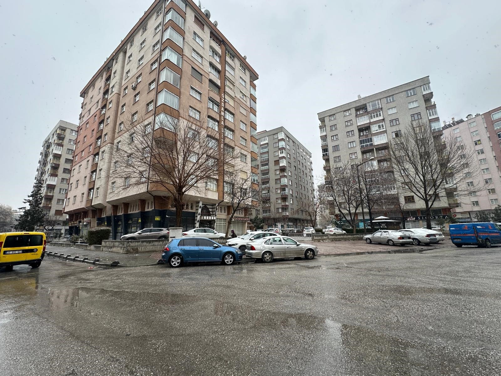 HASANSISMAN NENE HATUN KULESITE CIVARI 3+1 SATILIK DAIRE