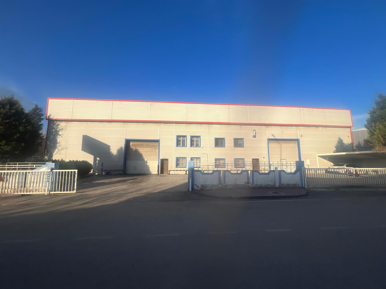 2. OSBde 3.764m² ALAN İÇERSİNDE SATILIK FABRİKA