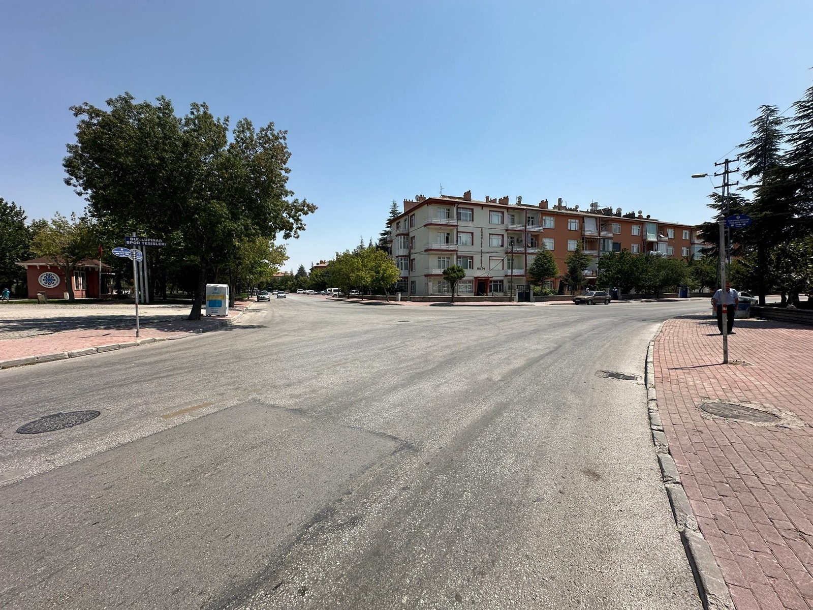 DUMLUPINAR MAHALLESİNDE 3+1 GİRİŞ KATI SATILIK DAİRE