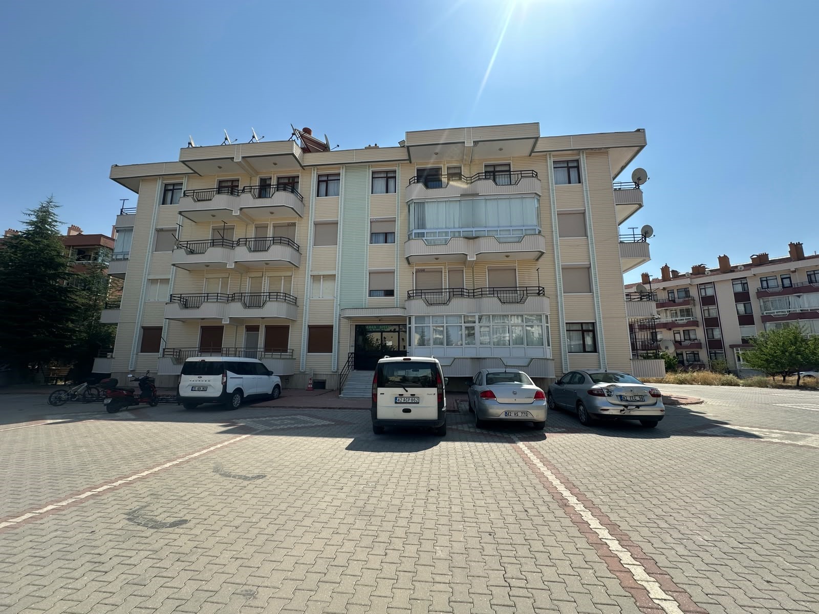 YAZIR MAH TRAMVAY MTA DURAĞI CİVARI KİRALIK 3+1 DAİRE