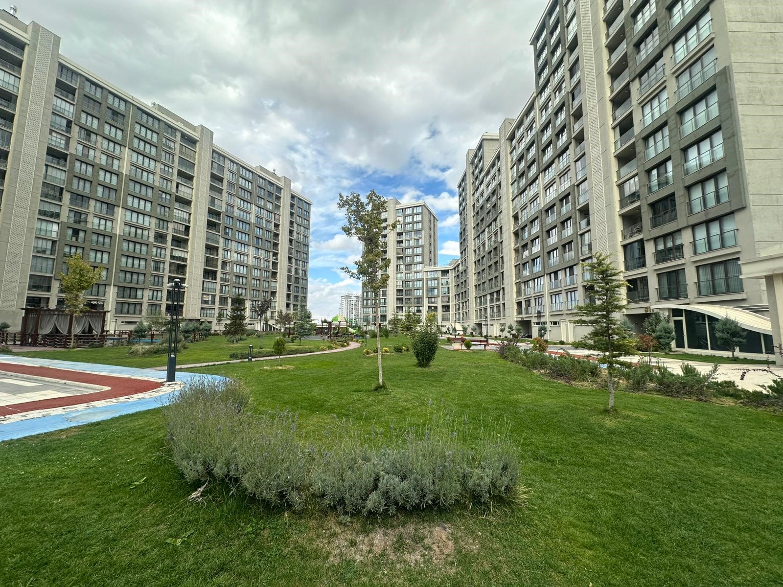 TEMA ŞEHİR 2. ETAP 4+1 ARA KAT SATILIK LÜKS DAİRE