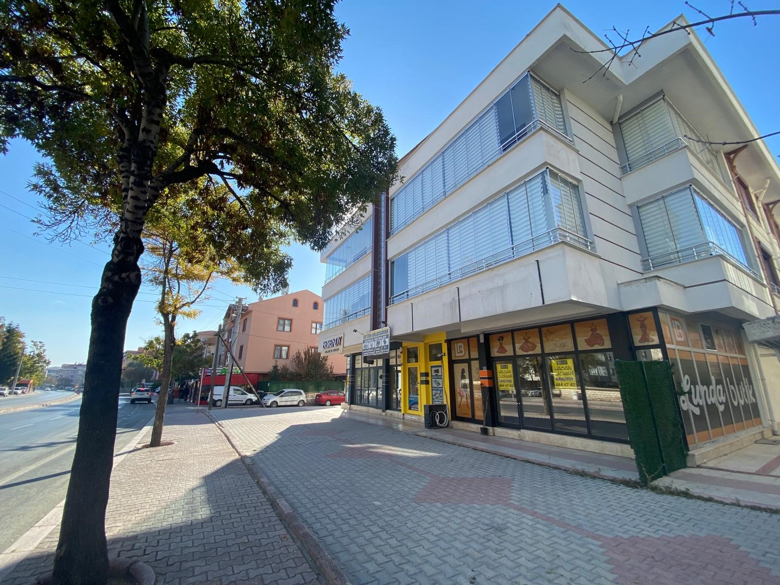 ALAVARDI MAH CADDE ÜZERİ ÇİFT CEPHELİ 200m² KİRALIK DÜKKAN